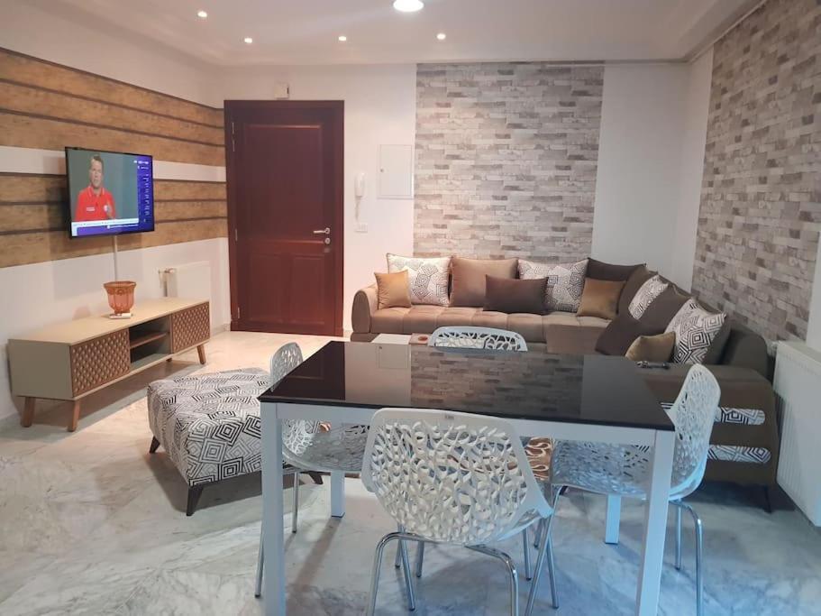 Lovely Apartment Near Tunis Mall - Lac2 Tunisi Esterno foto