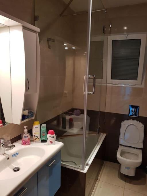 Lovely Apartment Near Tunis Mall - Lac2 Tunisi Esterno foto