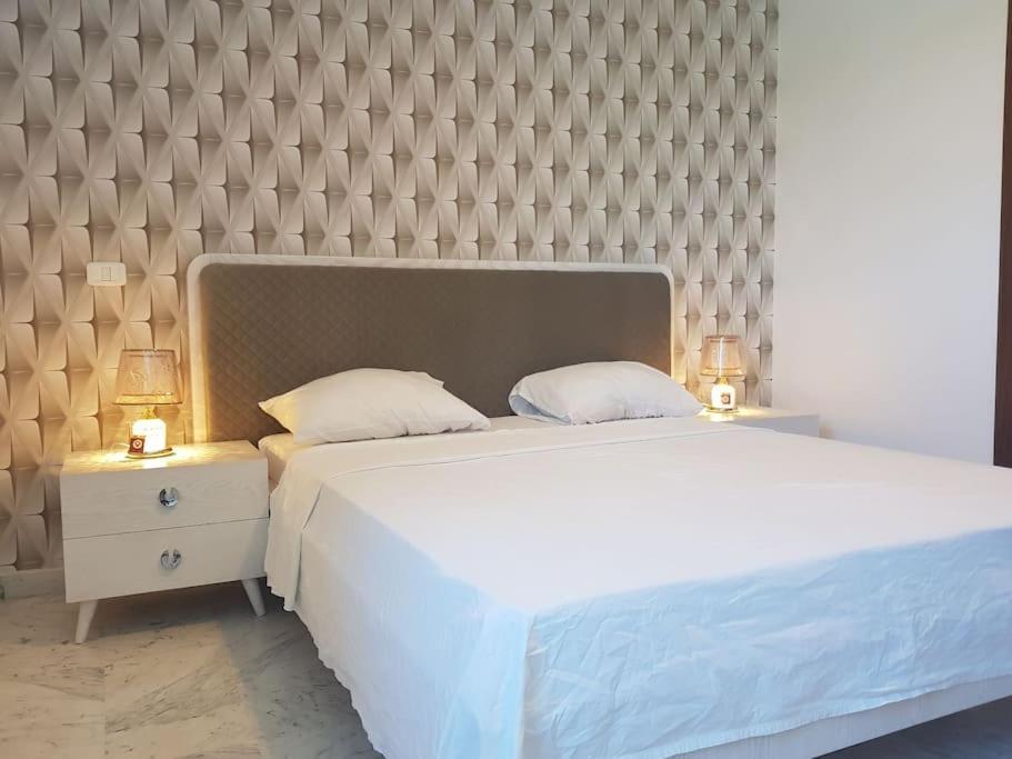 Lovely Apartment Near Tunis Mall - Lac2 Tunisi Esterno foto